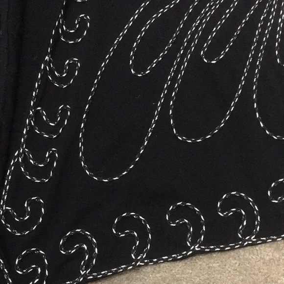 Once Again | Embroidered Open Top - Picture 4 of 5